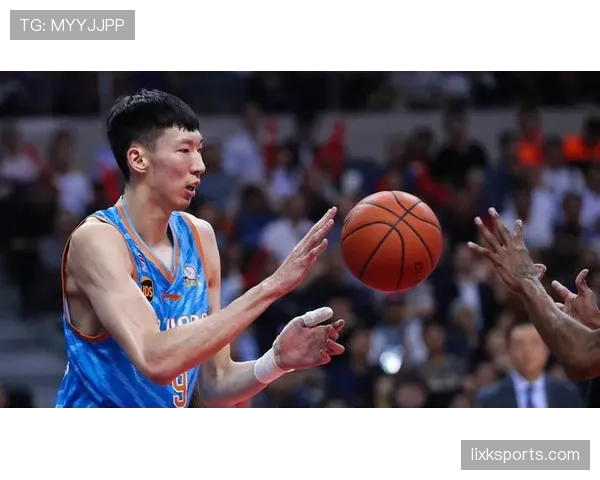 周琦训练完倒头就睡,身边人都说看他不像是运动员活得太“随性”了 周琦训练完倒头就睡,身边人都说看他不像是运动员活得太“随性”了